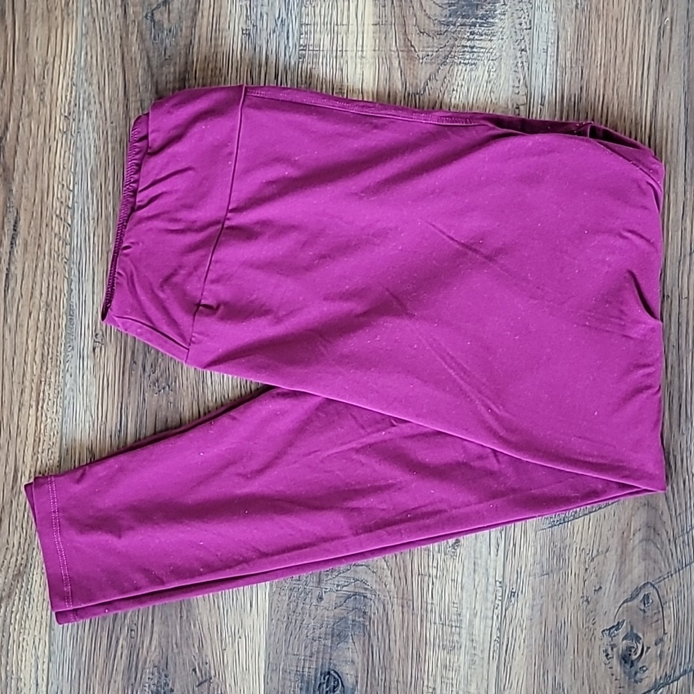 LuLaRoe Leggings, Size Tall & Curvy, Burgundy